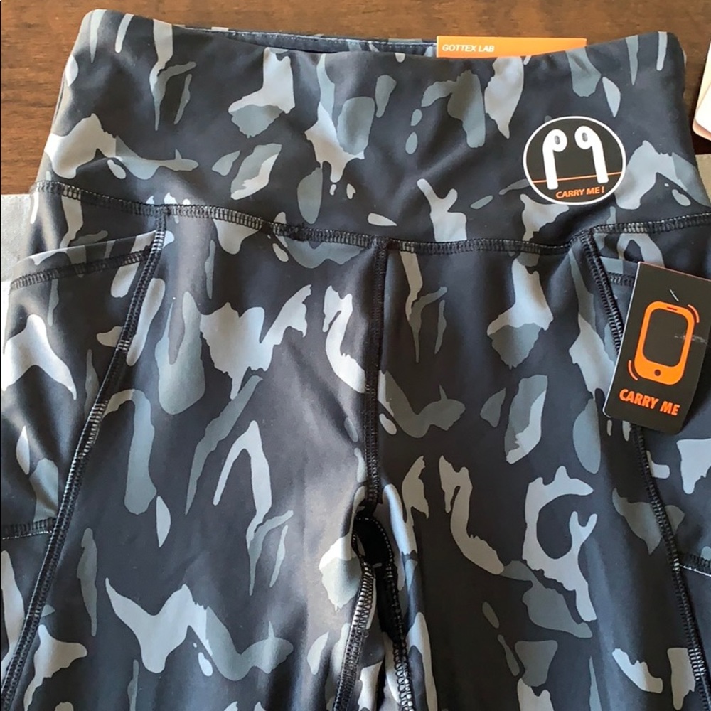 Gottex Studio Camo Crop Leggings